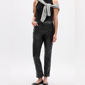 GAP Sleek Black Cropped Pants